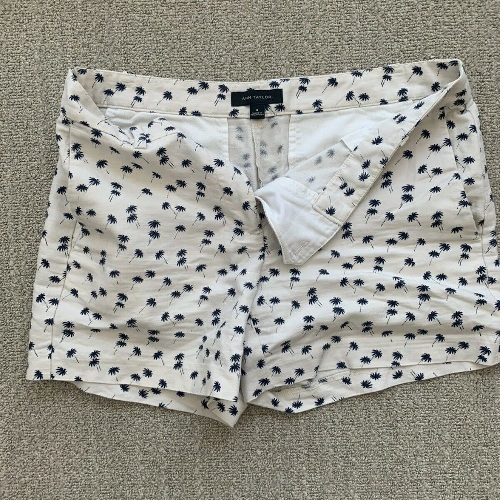 ann taylor shorts - Size 4